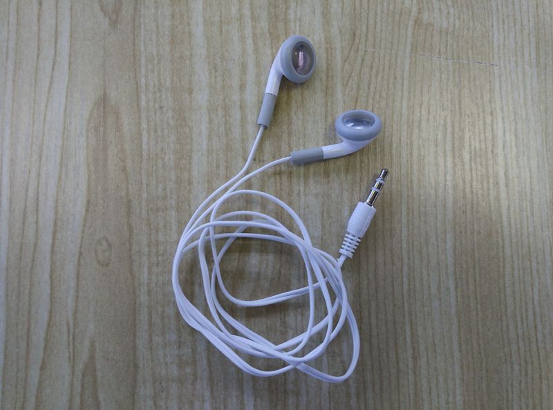 Cheapest disposable earphones for mobile phone headphone headset for bus or train or plane for school new arrival, White
Cheapest disposable earphones for mobile phone headphone headset for bus or train or plane for school new arrival, White