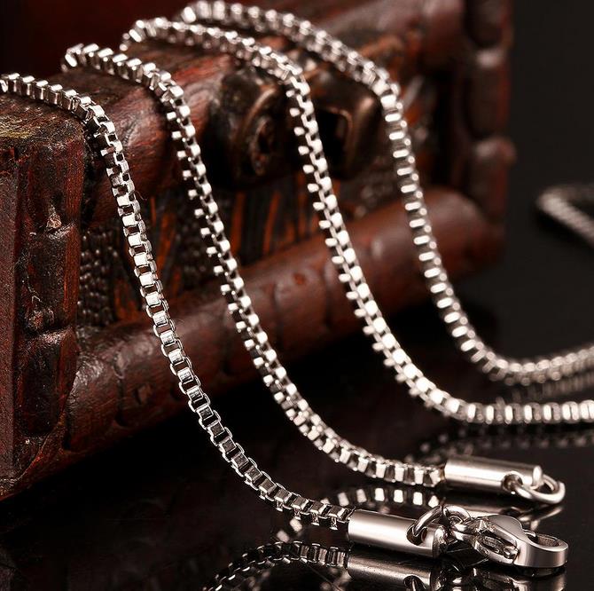 10pcs/lot Promotion! 316L wholesale 925 silver necklace, 925 silver fashion and beautiful jewelry Snake Chain 1.5 mm 45CM 50CN Necklace
10pcs/lot Promotion! 316L wholesale 925 silver necklace, 925 silver fashion and beautiful jewelry Snake Chain 1.5 mm 45CM 50CN Necklace