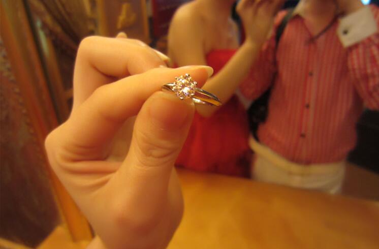 Exquisite Solitaire Topaz & CZ Ring: Sier, Stunning Wedding Jewelry