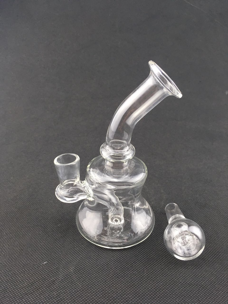 Glass hookah, gtl mini transparent oil drilling rig bong, smoking pipe, 14mm joint are welcome to order
Glass hookah, gtl mini transparent oil drilling rig bong, smoking pipe, 14mm joint are welcome to order