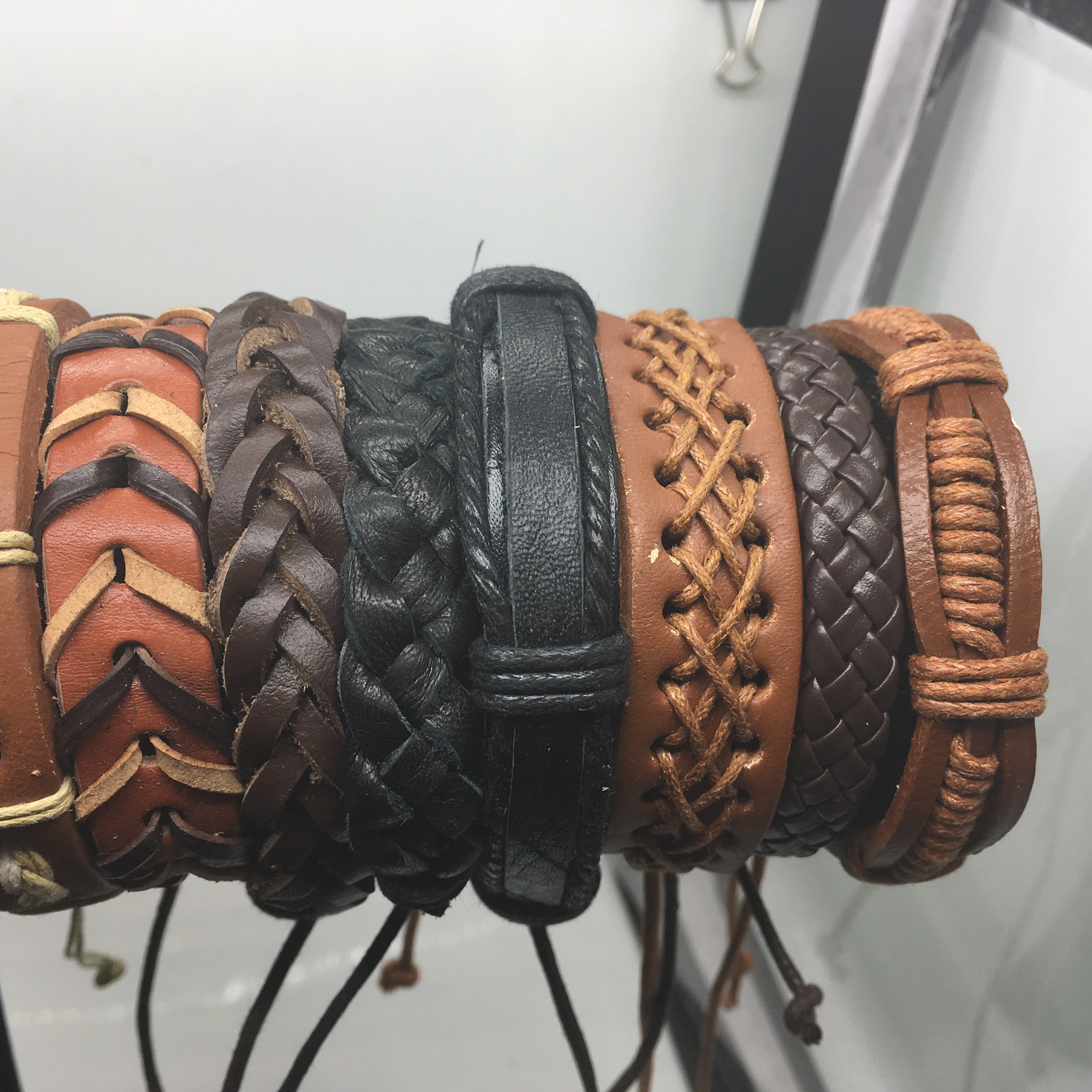 Whole 50pcs Lots Mix Style Mens Womens Fashion Vintage Leather Bracelet Cuff Wristband Jewelry Gift Bracelet