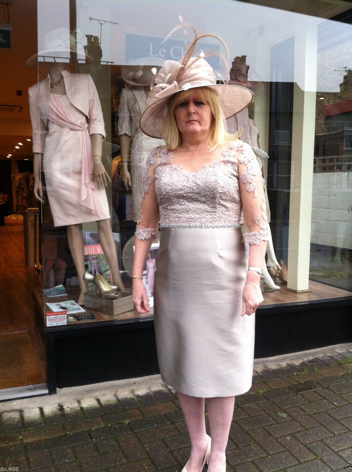 Short Tea Length Silver Grey Sheath Mother of the Bride Dress with Jacket 3/4 Sleeve Lace Party Gowns Custom Made Crystal Appliques
Short Tea Length Silver Grey Sheath Mother of the Bride Dress with Jacket 3/4 Sleeve Lace Party Gowns Custom Made Crystal Appliques