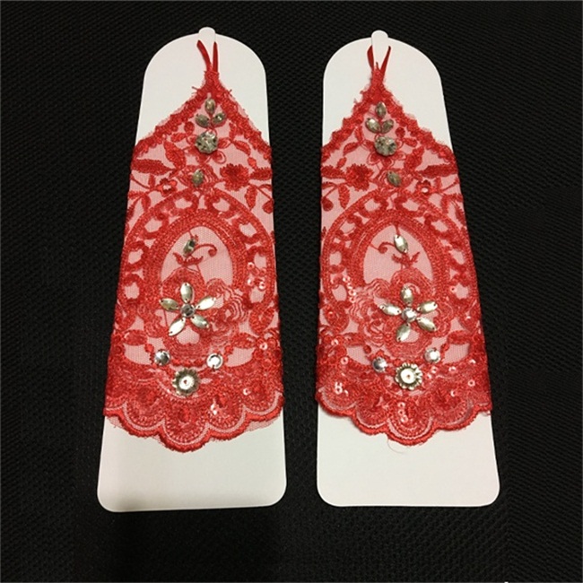 Brand New Beads Bridal Gloves with Lace Up Romantic Princess Wedding Gloves for Wedding Dress Elegant White Ivory Red Bridal Accessories