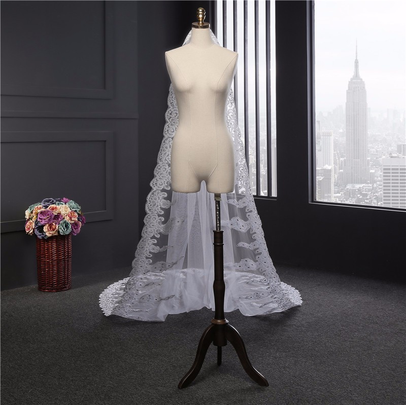 Promotion 3.5m Luxurious Crystal Wedding Veil 3.5 Meters Long Top Quality Cathedral Veil Beige / White Color Crystal Wedding Accessories