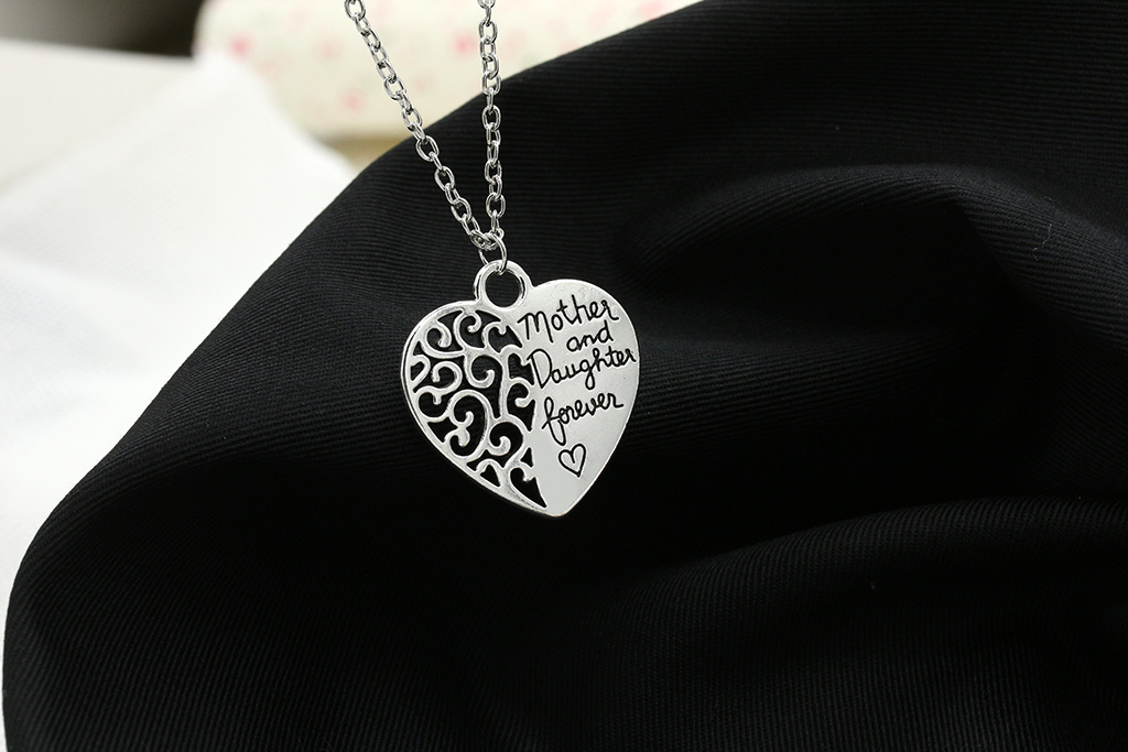 Alloy Hollow Love Heart Pendant Necklace High Quality Silver mother and daughter forever Heart Necklaces Jewelry for Mothers' Day Best Gift
Alloy Hollow Love Heart Pendant Necklace High Quality Silver mother and daughter forever Heart Necklaces Jewelry for Mothers' Day Best Gift