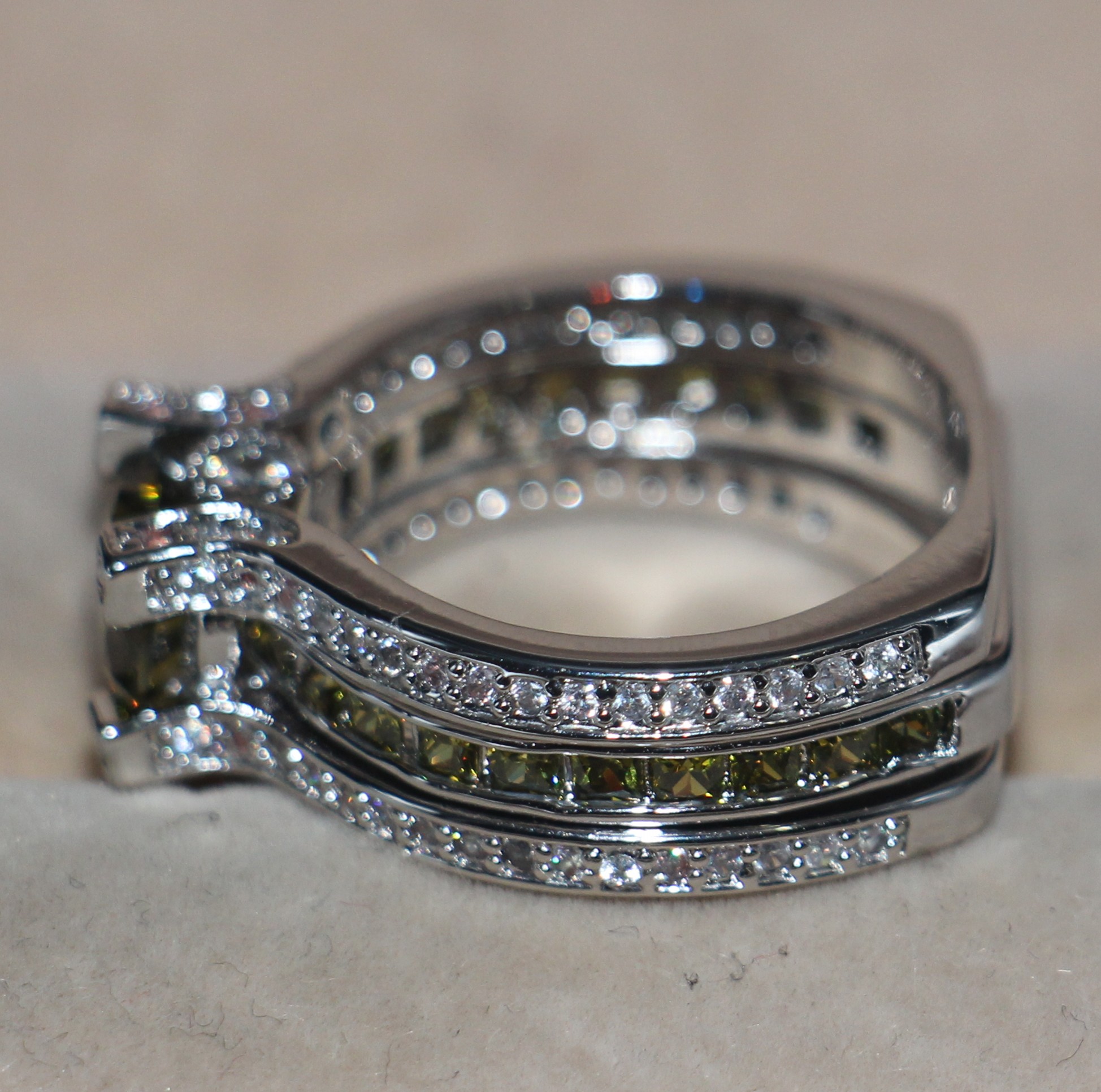 Sterg Sier Olive Topaz Gemstone Ring for Women