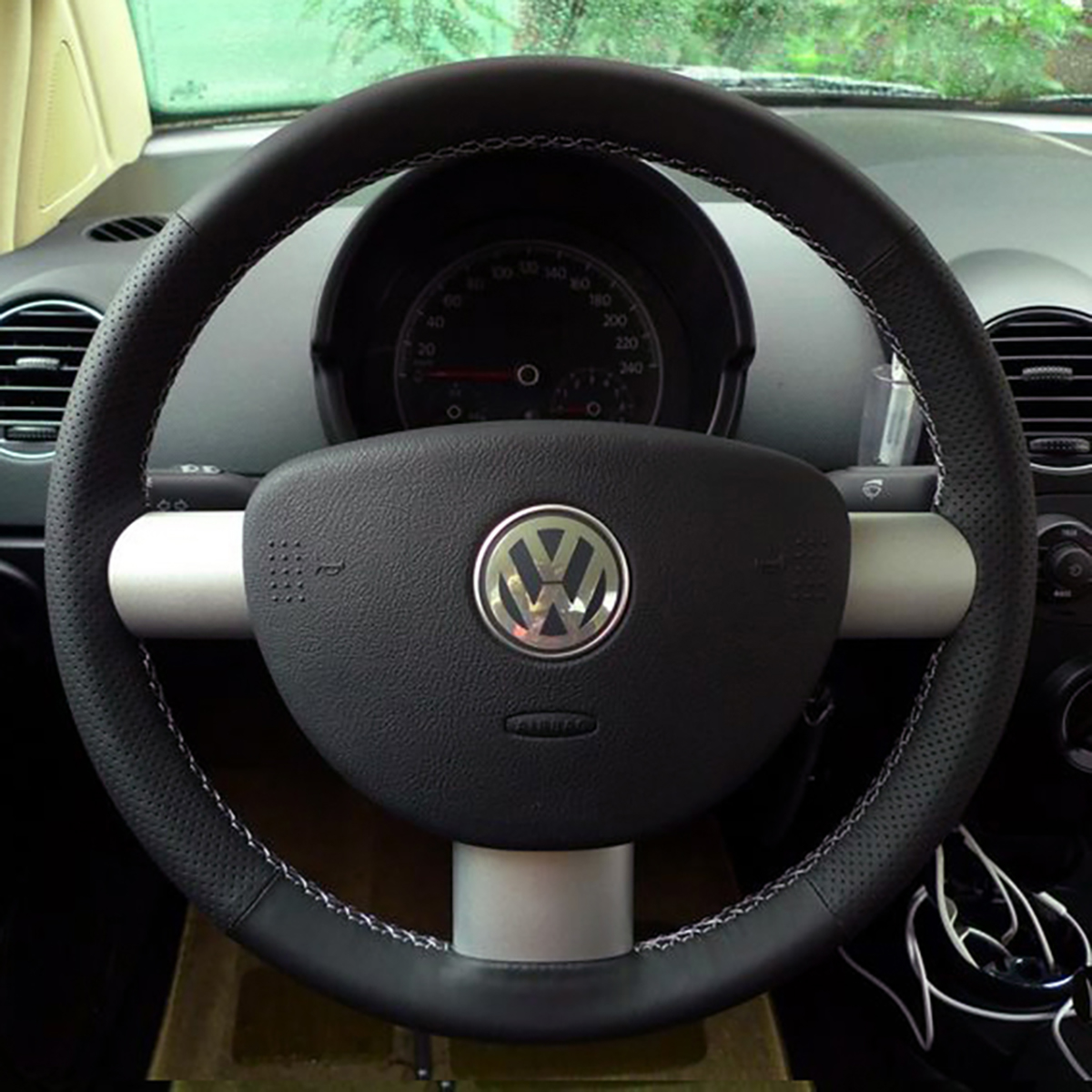 Steering wheel cover Case for Volkswagen VW Beetle Genuine leather DIY Car styling Wheel cover Hand sewing
Steering wheel cover Case for Volkswagen VW Beetle Genuine leather DIY Car styling Wheel cover Hand sewing