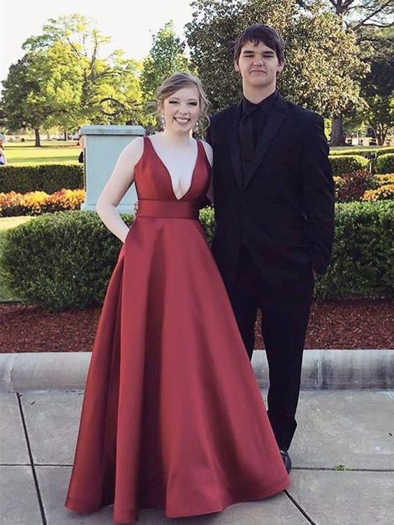 Elegant Deep V Neck Cut Low Sweep Train Sleeveless Burgundy Prom Dresses Evening Gowns for women In Stock Under 100, Red
Elegant Deep V Neck Cut Low Sweep Train Sleeveless Burgundy Prom Dresses Evening Gowns for women In Stock Under 100, Red