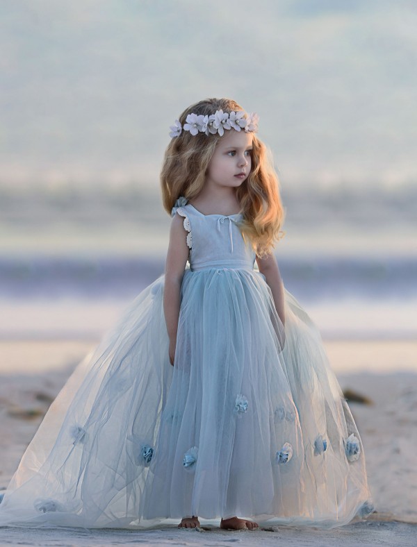 3D Floral Appliques Flower Girls Dresses Open Back Communion Dress Sweep Train Ball Gown Princess Gowns