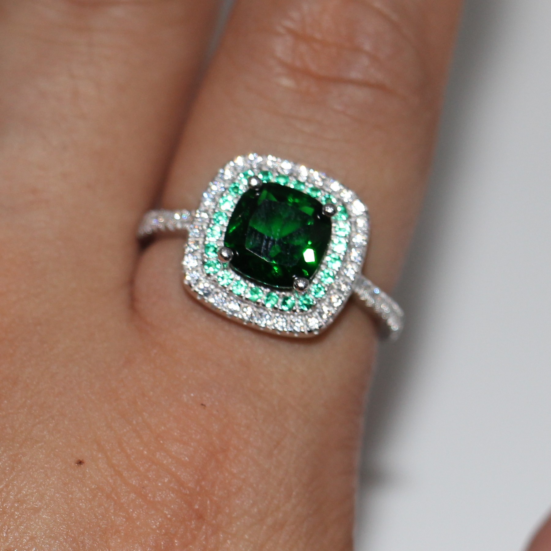 Size 5-10 Luxury Jewelry 100% pure 925 Sterling Silver Cushion Cut Handmade Emerald 5A White CZ Wedding Women Band Pave Ring for Lover Gift