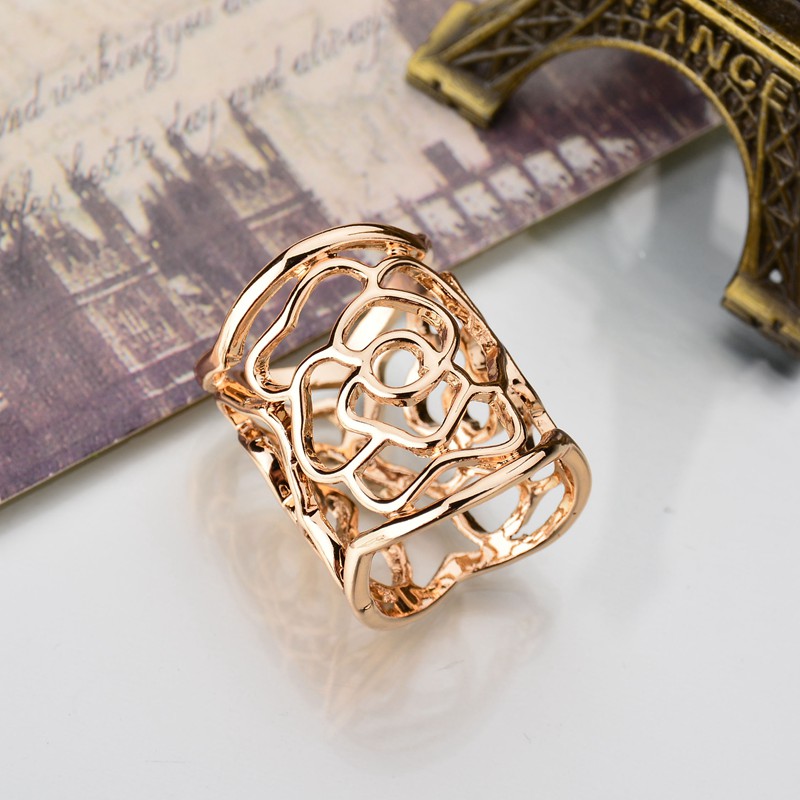 Wholesale- MissCyCy New Arrival Vintage Brooch Gold - Plated Scarf Clip Hollow Rose Flower Brooches For Women Gift