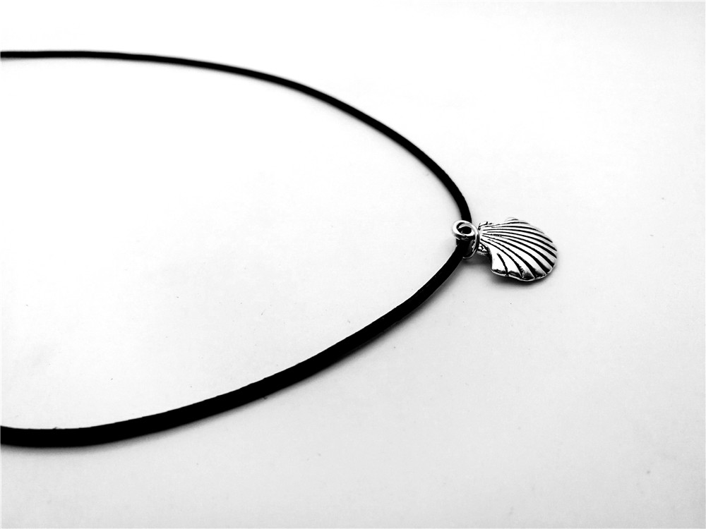 30PCS Cute Nautical Scallop Seashell Necklace Ocean Conch Sea Clam Shell Leather Rope Necklaces for Women Beach Party