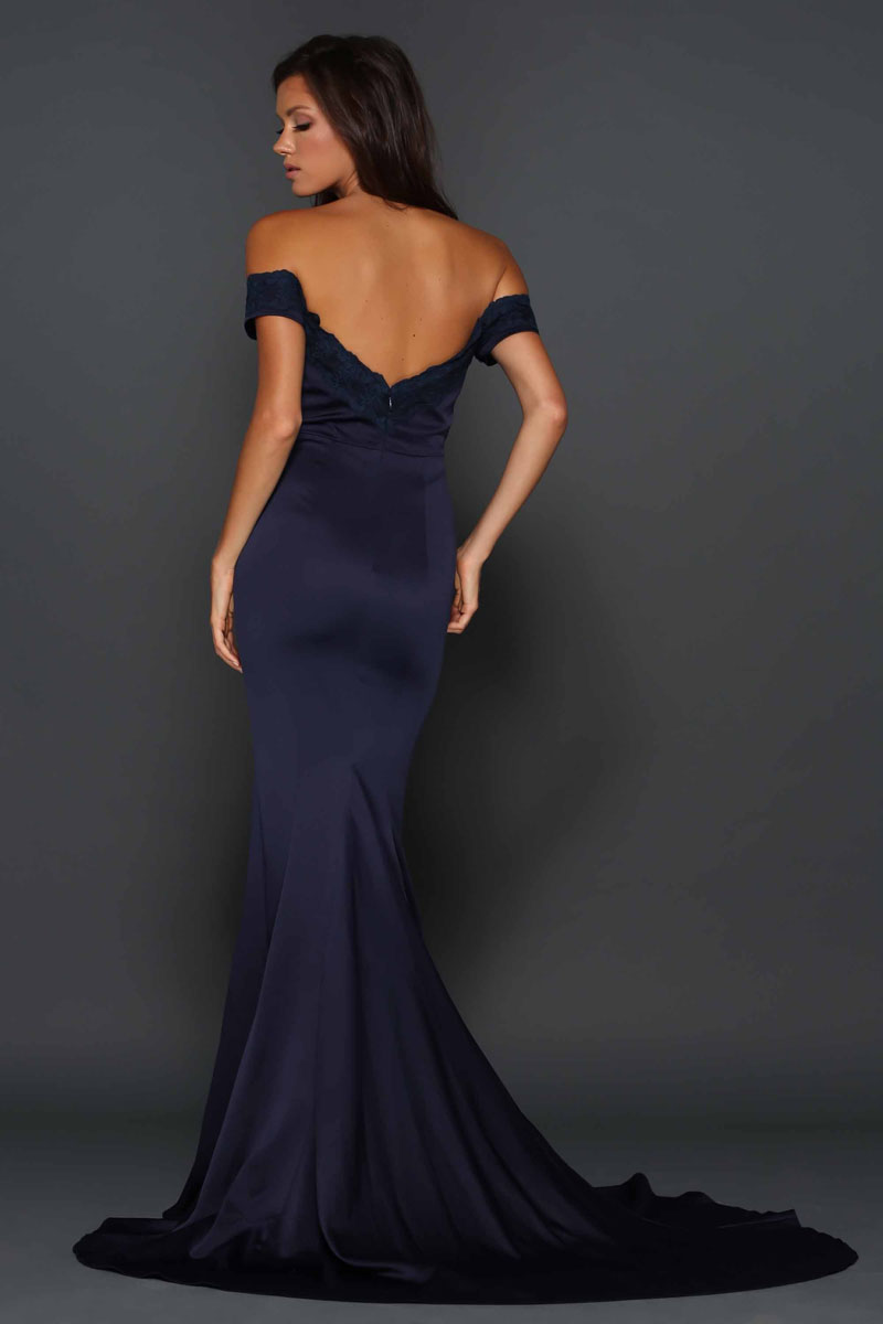 Sexy Dark Navy Bridesmaid Dresses Off Shoulder Backless Sweep Train Bridemaid Gowns Elastic Satin with Applique