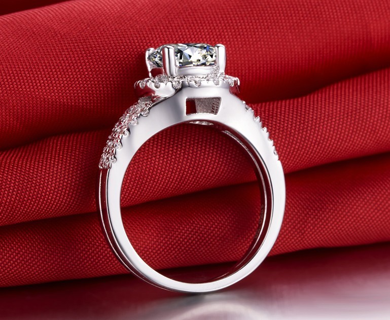 2CT Halo Style Brilliant Synthetic Diamond Female Engagement Ring Sterling Silver Fine Jewelry White Gold Cover Last Forever