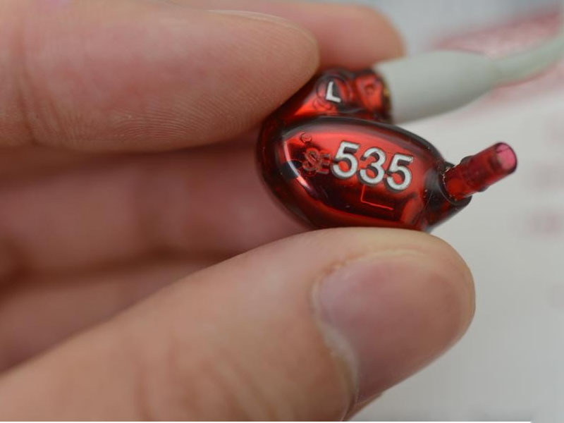 Professional SE535 Dynamic HIFI Bass noise canceling earphone In-ear Headphones Running Earbuds with 3.5mm Jack for SmartPhones