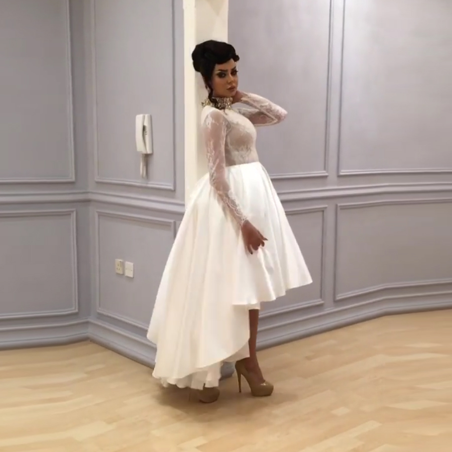 Saudi Arabian High Low Ball Gown Wedding Dress High Neck Crystal Beaded Sheer Lace Long Sleeve Bridal Gowns vestido de noiva, White
Saudi Arabian High Low Ball Gown Wedding Dress High Neck Crystal Beaded Sheer Lace Long Sleeve Bridal Gowns vestido de noiva, White