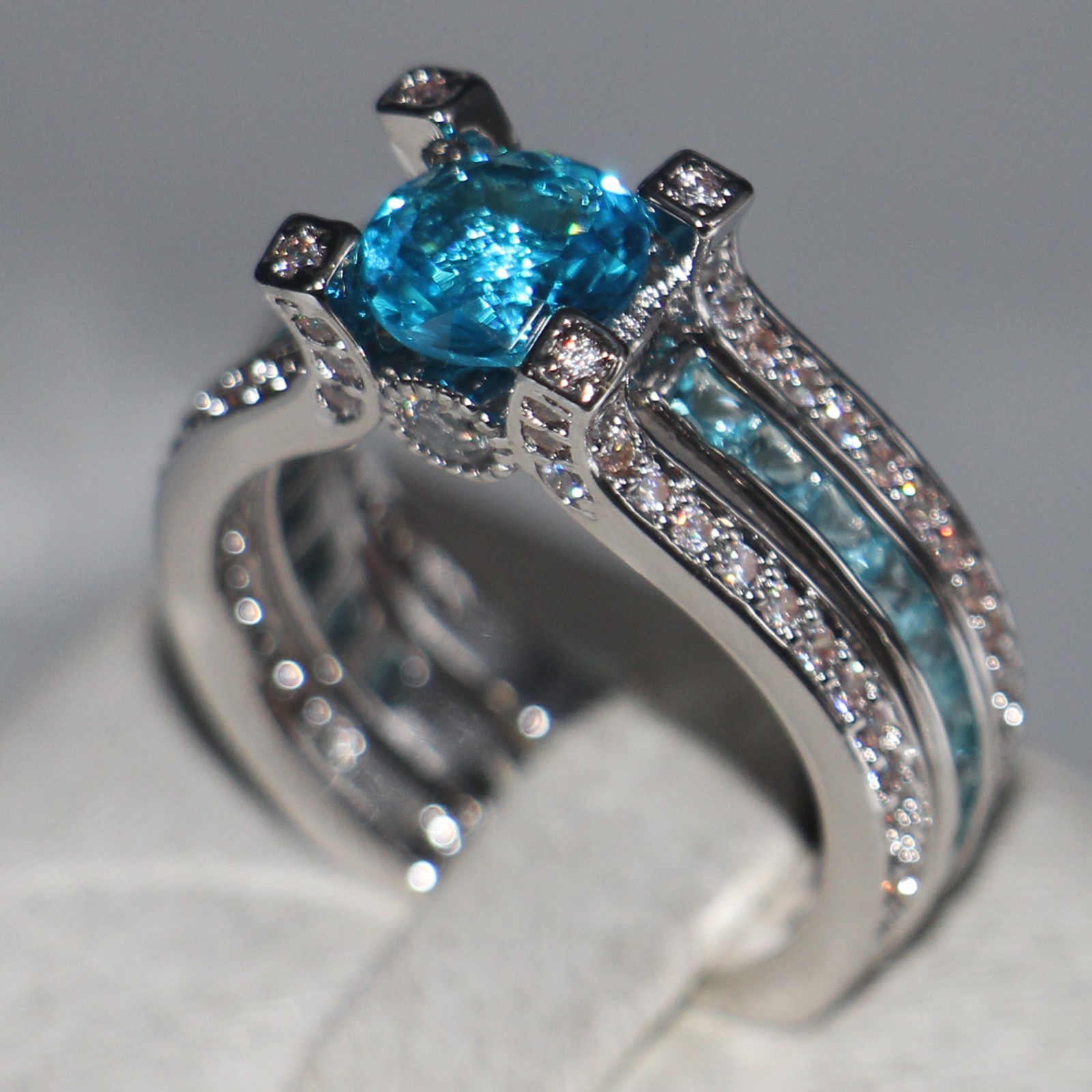 choucong Fashion Jewelry Sterg Sier Aquamarine Gemstones Round Cut Birthstone Wedding Women Engagement Bridal Finger Ring Set Gift