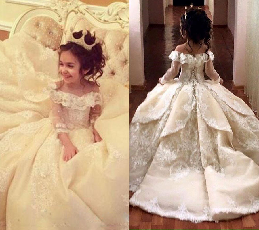 Vintage Lace Appliqued Pageant Dresses With Long Sleeves Ball Gown Flower Girl Dress Off Shoulder Sweep Train Kid First Communion Gowns, Ivory
Vintage Lace Appliqued Pageant Dresses With Long Sleeves Ball Gown Flower Girl Dress Off Shoulder Sweep Train Kid First Communion Gowns, Ivory
