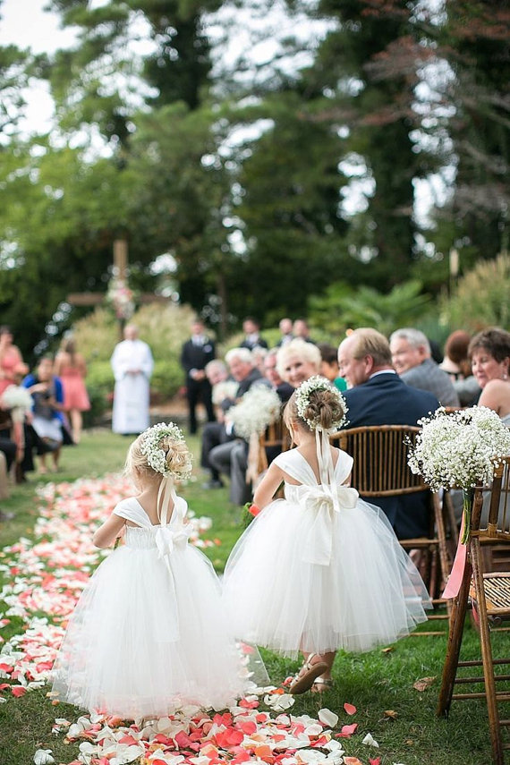 Cute White Back With Bow Flower Girls Dresses 2019 For Garden Wedding Puffy Tulle Spaghetti Strapless First Communion Girls Party Gown, Ivory
Cute White Back With Bow Flower Girls Dresses 2019 For Garden Wedding Puffy Tulle Spaghetti Strapless First Communion Girls Party Gown, Ivory