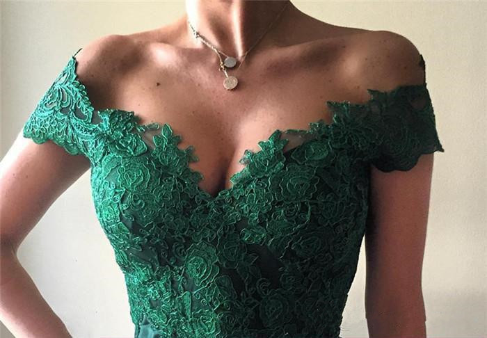 Emerald Green High Split Sexy Prom Dresses New Arrival Off The Shoulder A Line Vintage Lace Top Red Carpet Evening Gowns Ba4296