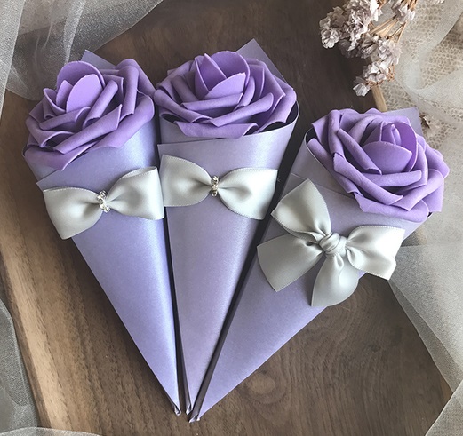 Purple Paper Cone Shaped Chocolate favor Box Wedding Candies Boxes 50pcs lot wholesales, With bowknot
Purple Paper Cone Shaped Chocolate favor Box Wedding Candies Boxes 50pcs lot wholesales, With bowknot