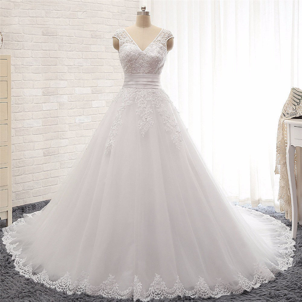 vestido de noiva Stunning Beautiful A-line Wedding Dresses Long Train Vintage Lace Wedding Gown Corset Back, White
vestido de noiva Stunning Beautiful A-line Wedding Dresses Long Train Vintage Lace Wedding Gown Corset Back, White