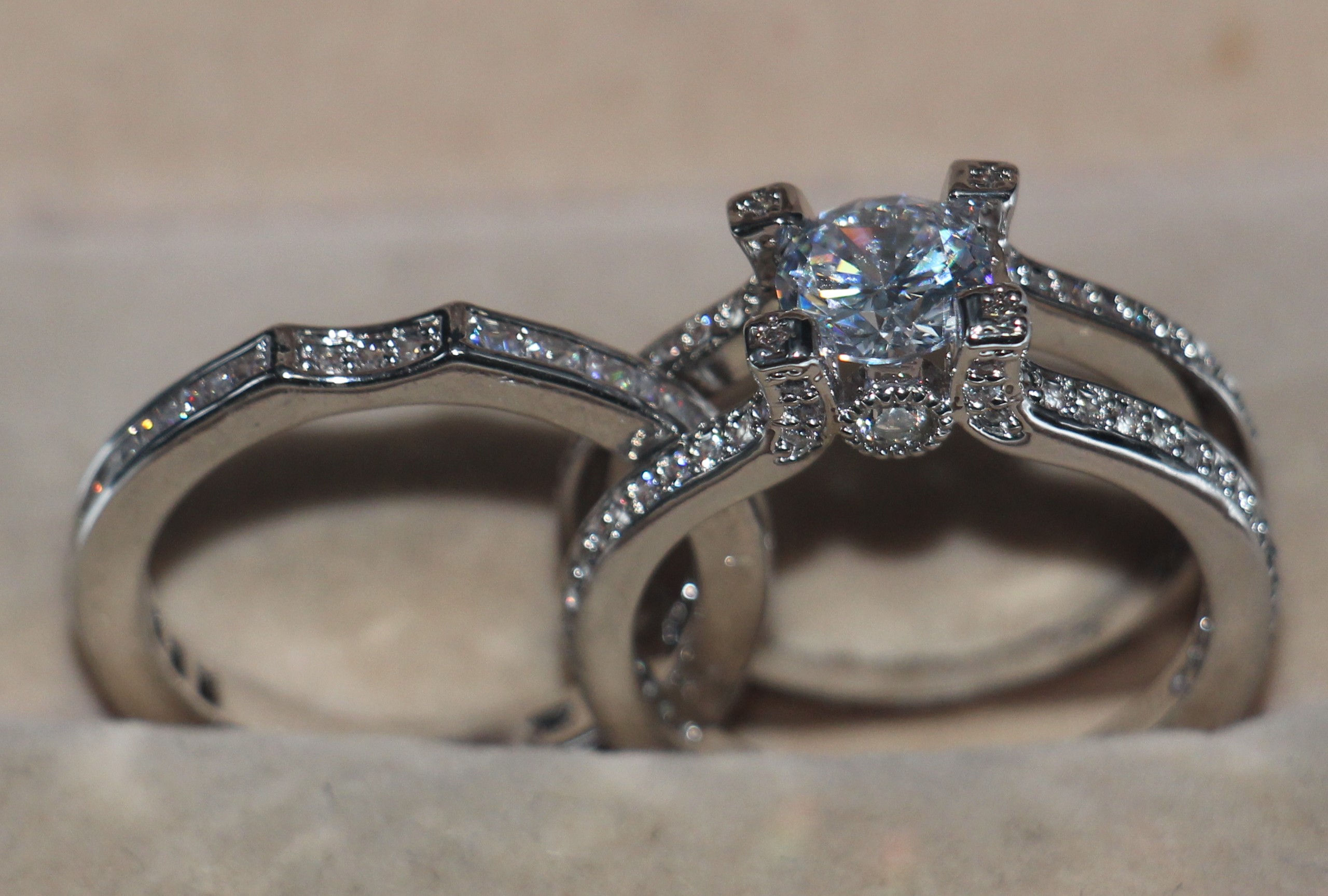 Victoria Top Sell Big Promotion Fashion Jewelry 925 Sterling Silver Round Cut White Topaz CZ Diamond Wedding Women Couple Ring Set Gift