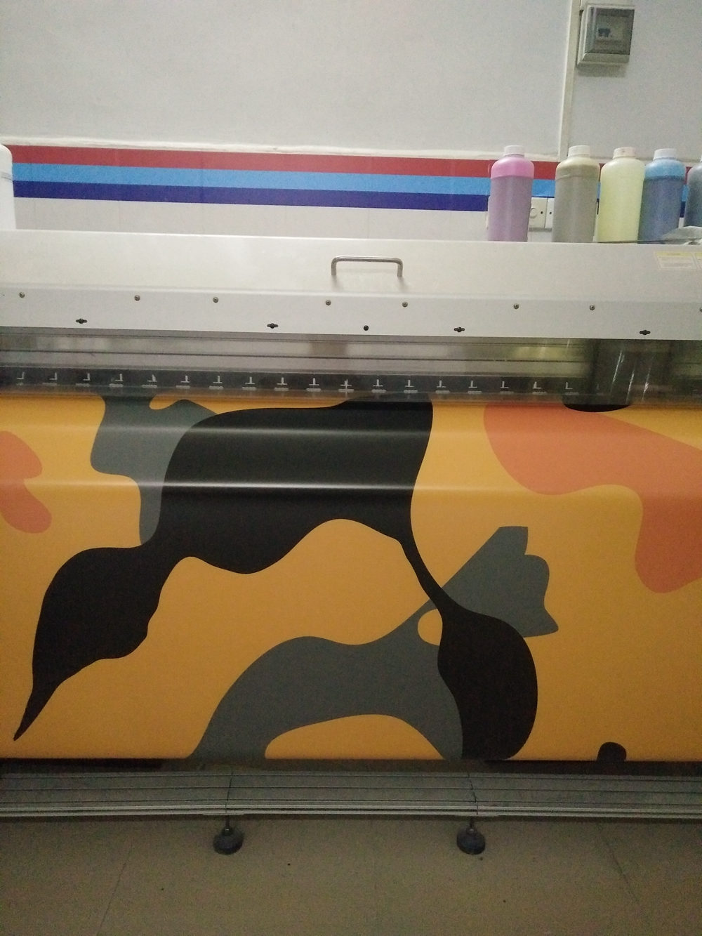 Large Orange Camo VINYL Full Car Wrap Graphic Camouflage Foil Stickers with Camo truck covering foil with air free size 1.52 x 30m/Roll