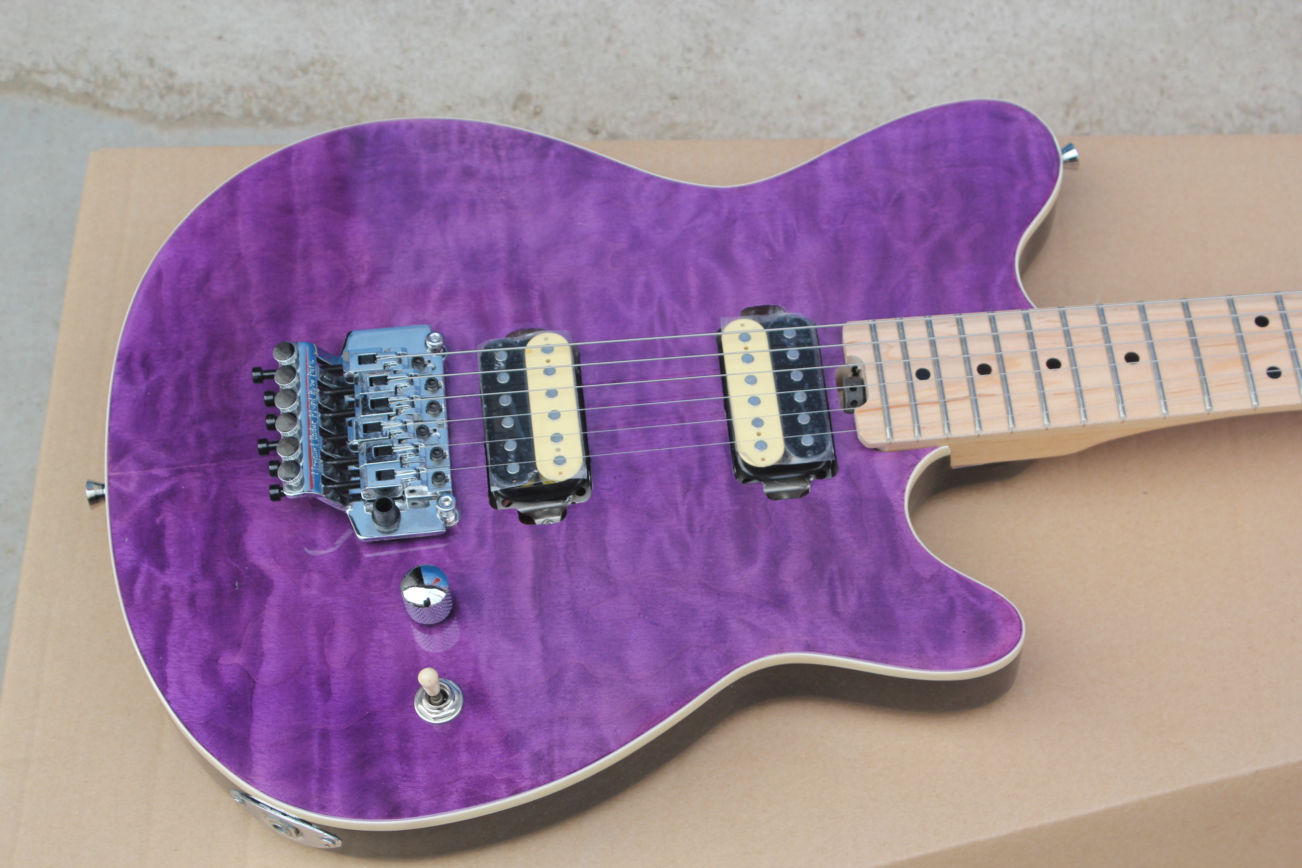 Custom Edward Van Halen Wolf Axis Trans Purple Flame Maple Top Electric Guitar Maple Neck Flyod Rose Tremolo Bridge
Custom Edward Van Halen Wolf Axis Trans Purple Flame Maple Top Electric Guitar Maple Neck Flyod Rose Tremolo Bridge