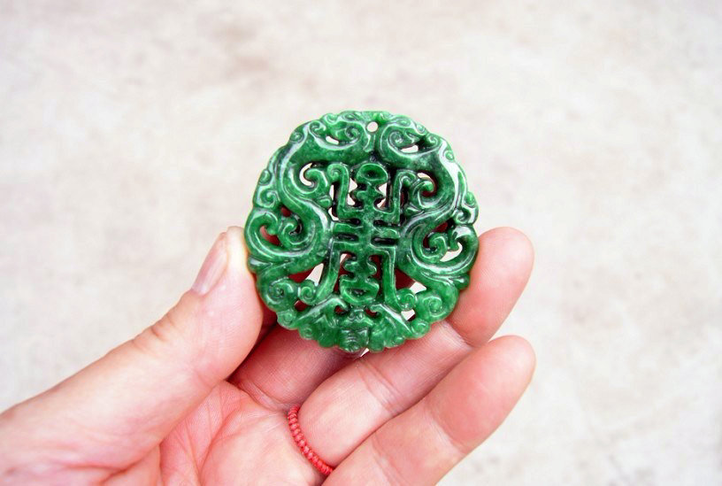 Natural green jade, pure handmade double dragon blessing. (charming). Talisman - necklace pendan