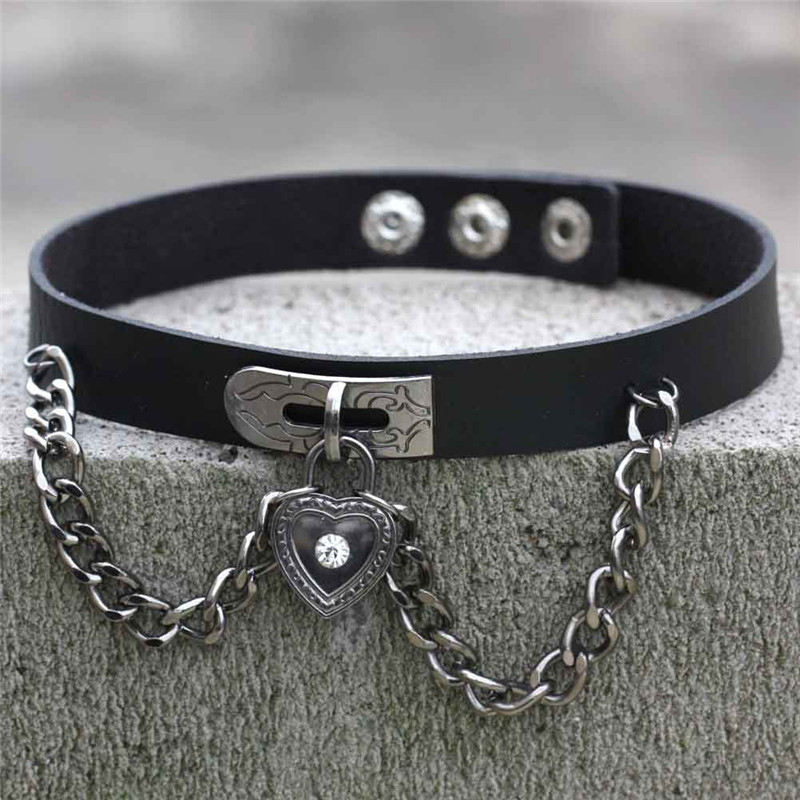 Black Leather Choker Necklace Adjustable Heart Ring Lock Charm Dog collar Necklace Collar for Women Girls Nightclub Party Gift Gothic Statement Fashio