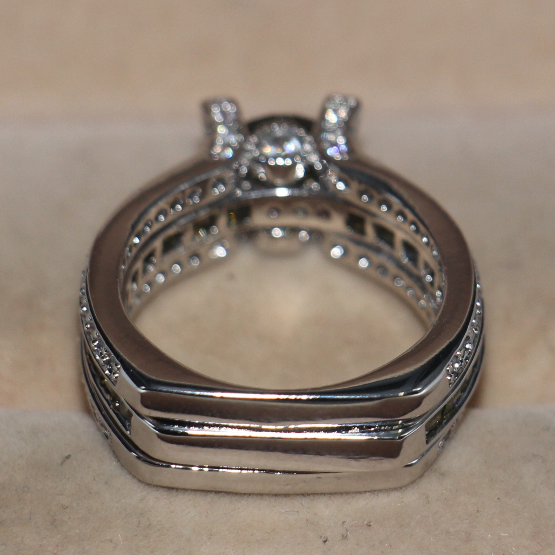 Sterg Sier Olive Topaz Gemstone Ring for Women