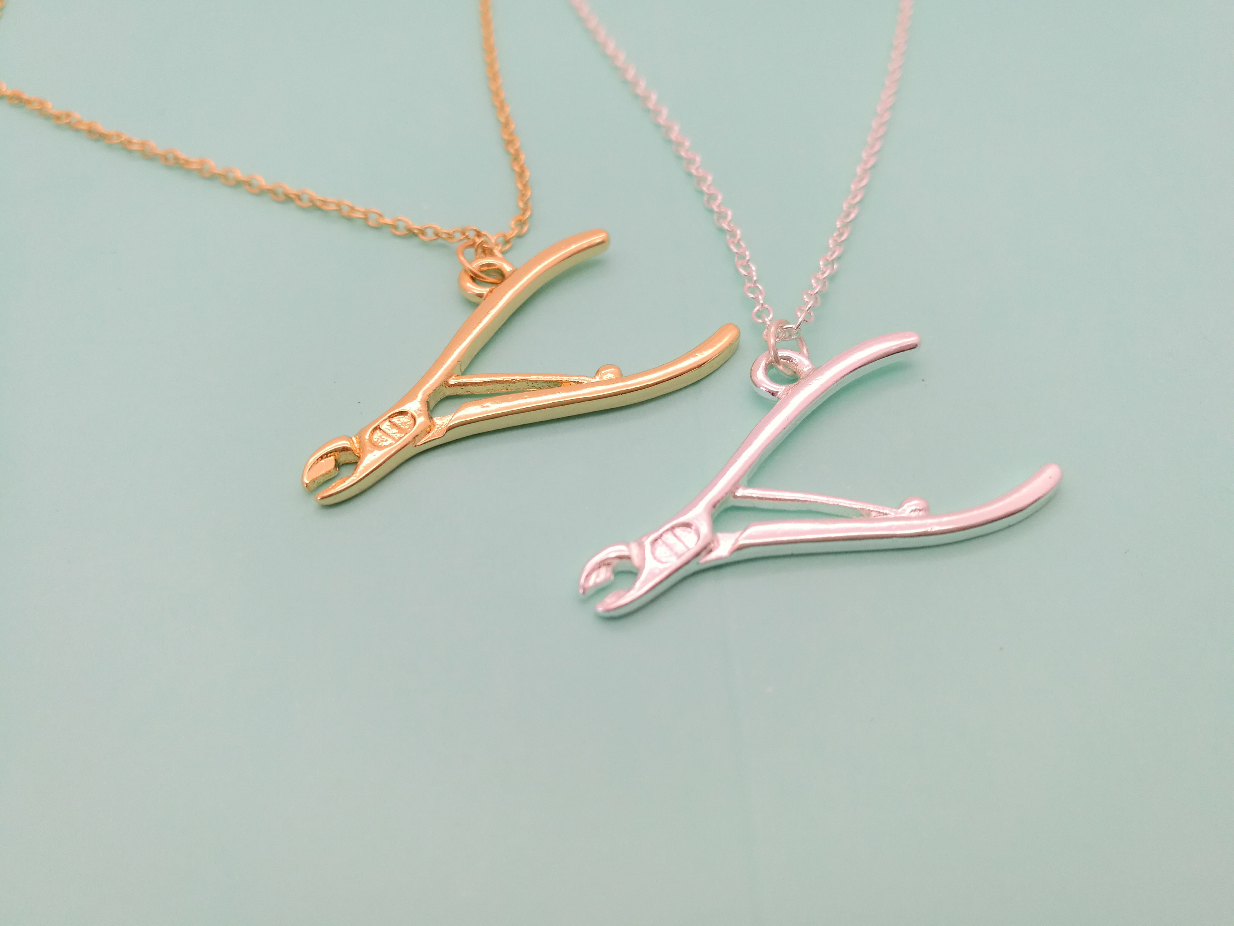 30PCS- N142 Pliers Necklace Mechanic Tool Wrench Necklaces Repair Instrument Motorcycle Motor Biker Spanner Pendant Necklaces