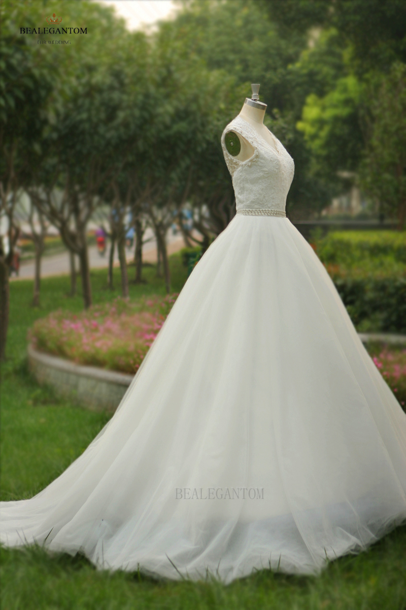 new real photo vneck white lace ball gown wedding dresses organza appliques beaded cheap vintage plus size bridal gowns bm30