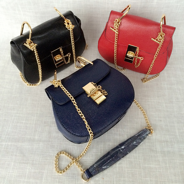 2017 fasion Hot Sale HighEnd Style elegance free shipping Bracelet Ring drew Strap Corssbody Flap Bag, Black
2017 fasion Hot Sale HighEnd Style elegance free shipping Bracelet Ring drew Strap Corssbody Flap Bag, Black