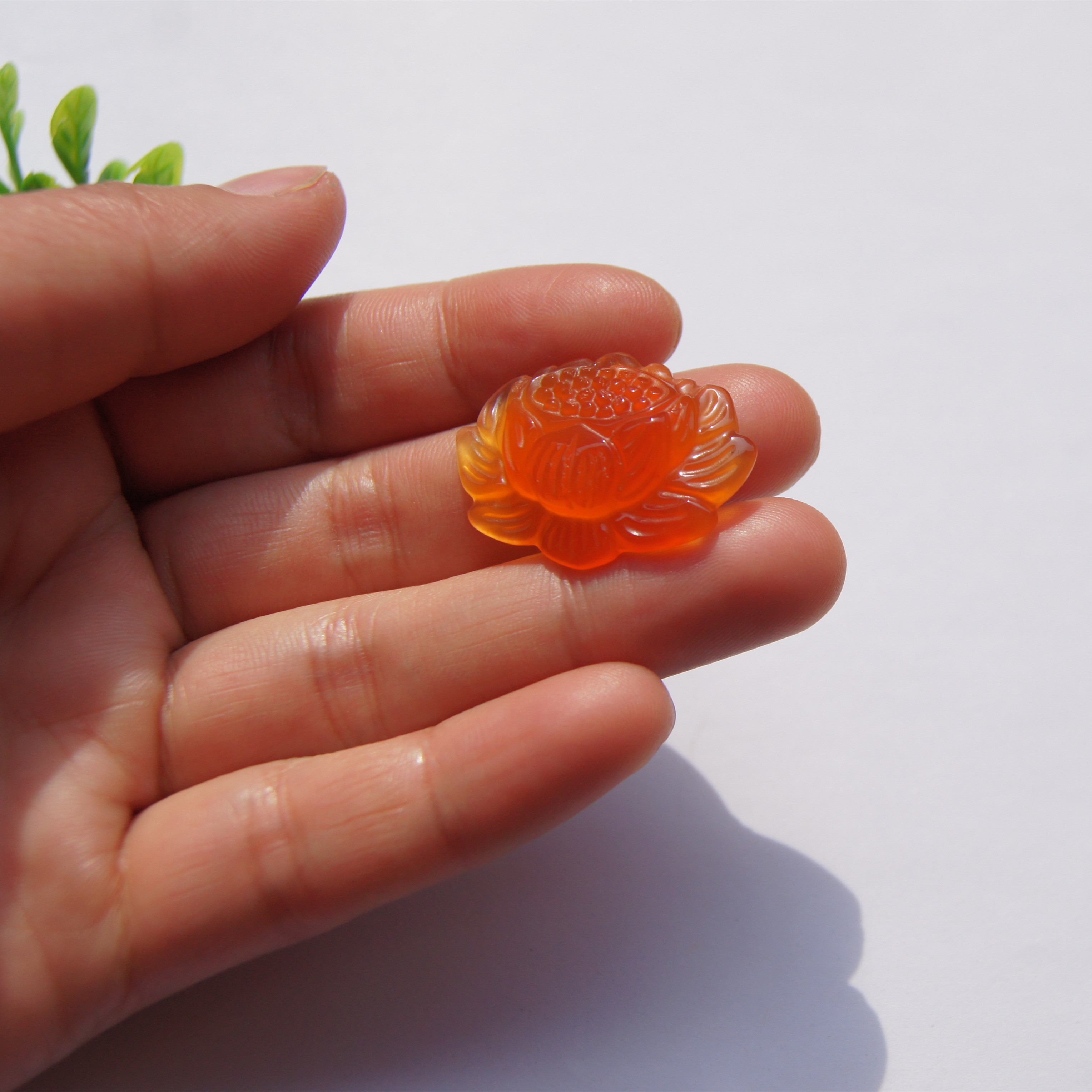 Manual sculpture, natural orange agate lotus (lotus) auspicious necklace pendant,