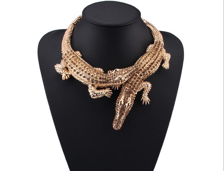 MANILAI Baroque Big Crocodile Necklaces Inlay Full Rhinestones Women Big Choker Statement Jewelry Bib G104