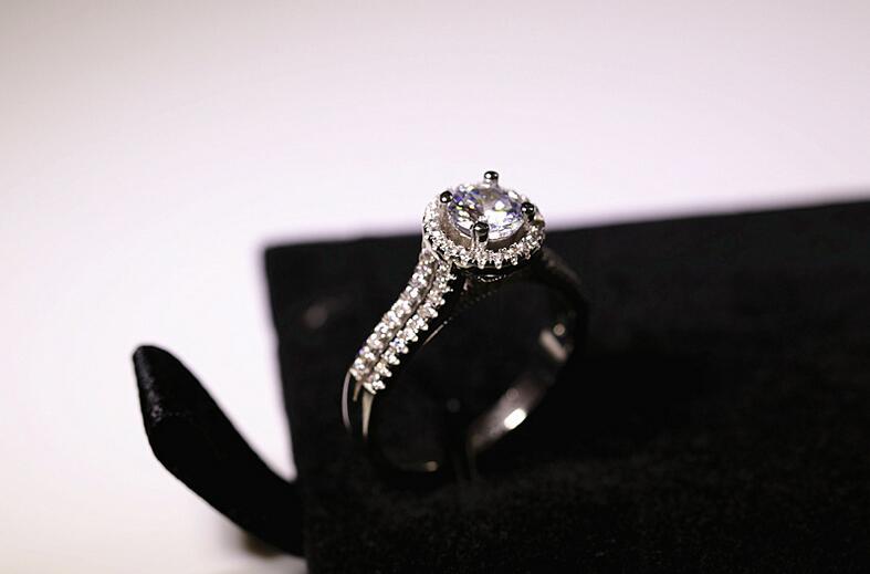 Size 4-10 Luxury Jewelry choucong Round Cut White Topaz Pave Tiny CZ Diamond 925 Sterling Silver Women Engagement Party Band Crown Ring Gift