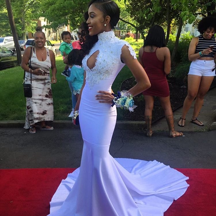 High Neck White Prom Dresses Mermaid Appliques Beaded Keyhole Front Black Girls Prom Gowns Long vestido de formatura longo
High Neck White Prom Dresses Mermaid Appliques Beaded Keyhole Front Black Girls Prom Gowns Long vestido de formatura longo