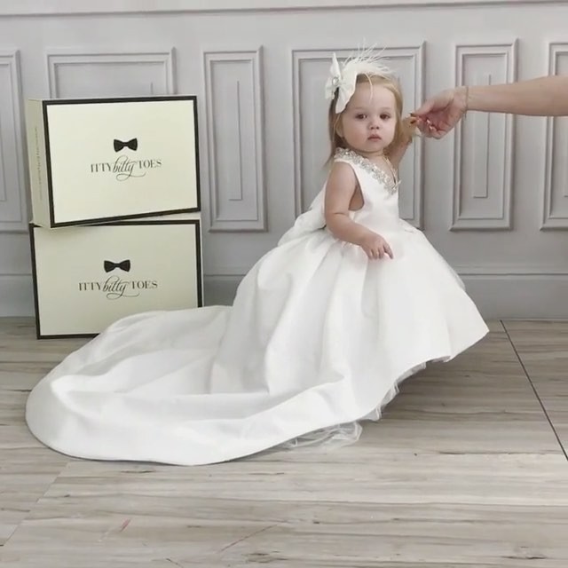 Ivory Beaded High Low Ball Gown Flower Girls Dresses For Weddings With Bow Appliques Pageant Gowns Sweep Train Satin First Communion Dress, Yellow
Ivory Beaded High Low Ball Gown Flower Girls Dresses For Weddings With Bow Appliques Pageant Gowns Sweep Train Satin First Communion Dress, Yellow