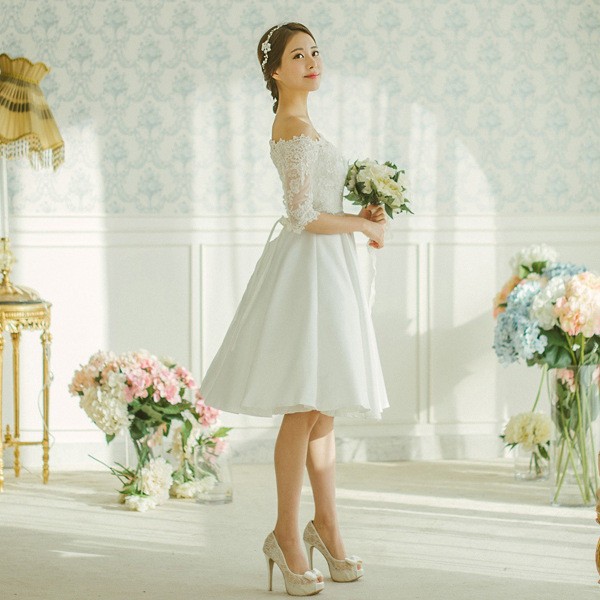 Beach Knee Length Wedding Dress Lace Applique Beaded Belt Half-sleeve Off the Shoulder Short Wedding Bridal Gowns Real Pictures