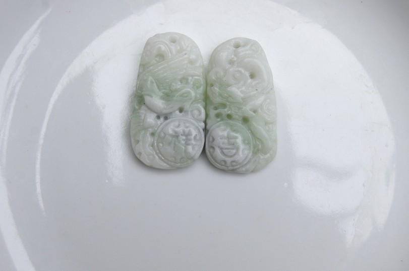 White and green jade. amulet In extremely good fortune (good fortune) necklace pendant