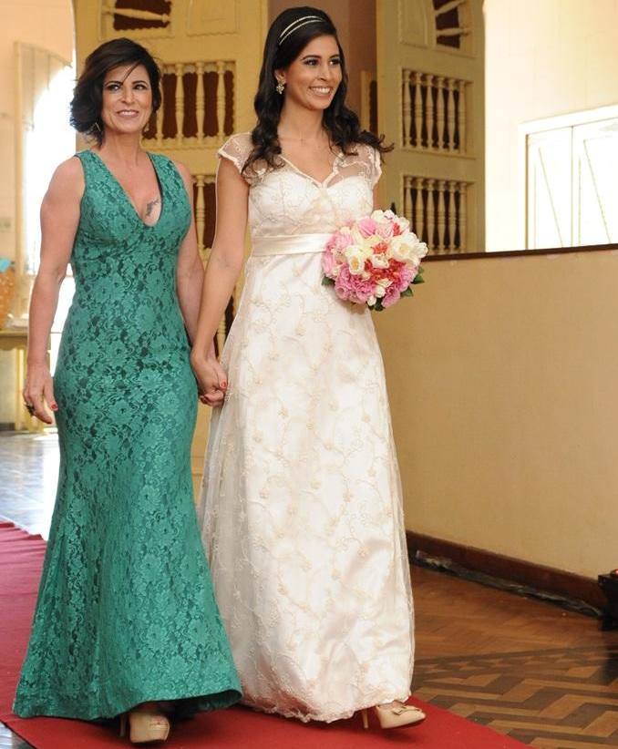 Fashion Mermaid Lace Mother Of The Bride Dresses V-Neck Hunter Wedding Guest Dress Floor Length Plus Size Formal Gowns
Fashion Mermaid Lace Mother Of The Bride Dresses V-Neck Hunter Wedding Guest Dress Floor Length Plus Size Formal Gowns