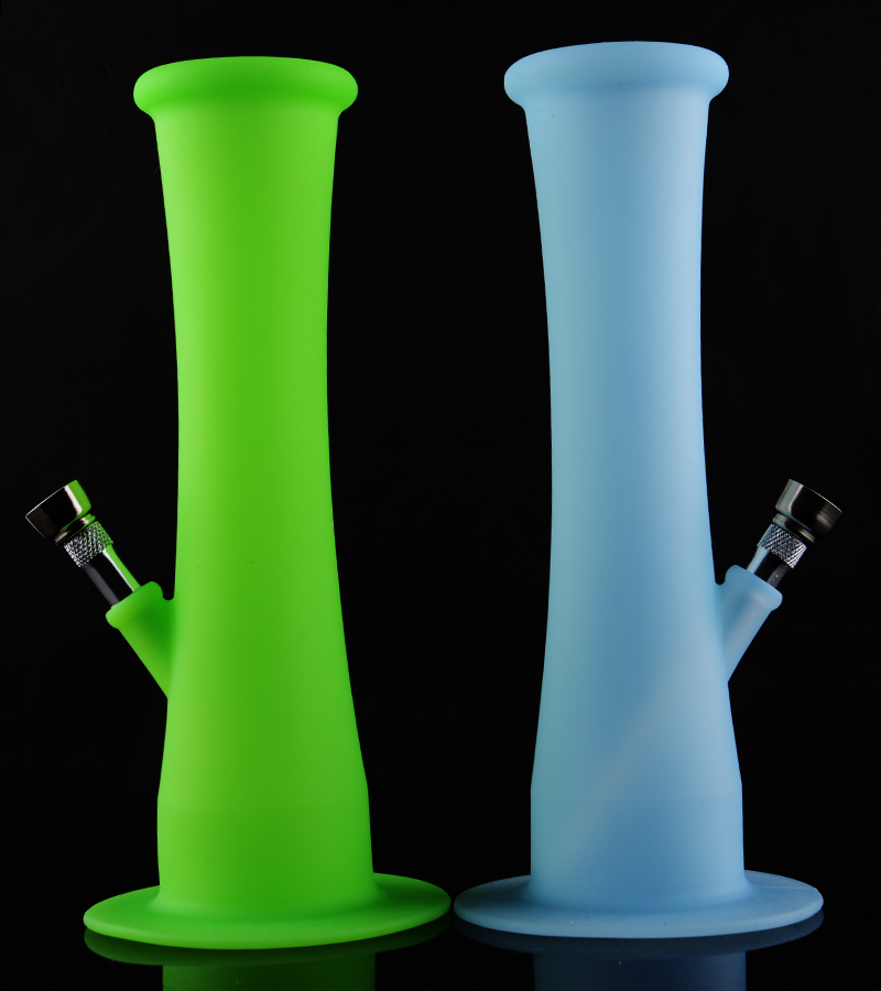 Colored 9 Inches Silicone Hookah Bongs with Metal Downstem Silicone Water Pipe Smoking Accessories Random Color