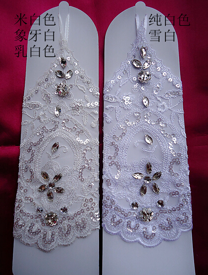 2017 New Fashion Bridal Gloves with Beads Romantic Princess Wedding Gloves for Wedding Dress Elegant White/Ivory Wedding Accessories