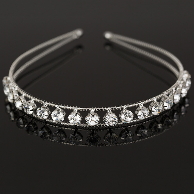 YFJEWE Fashion Romantic Wedding Bride Accessories Hair Jewelry Hair wear Women Wedding Tiara Headbands Girl gift Wholesale H030, Silver
YFJEWE Fashion Romantic Wedding Bride Accessories Hair Jewelry Hair wear Women Wedding Tiara Headbands Girl gift Wholesale H030, Silver