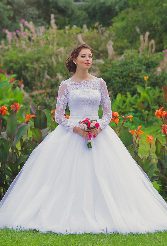 Modern Lace Ball Gowns Wedding Dresses with Corset Illusion Sheer Neckline Long Sleeves Puffy Lace Up Back Tulle Bridal Gown