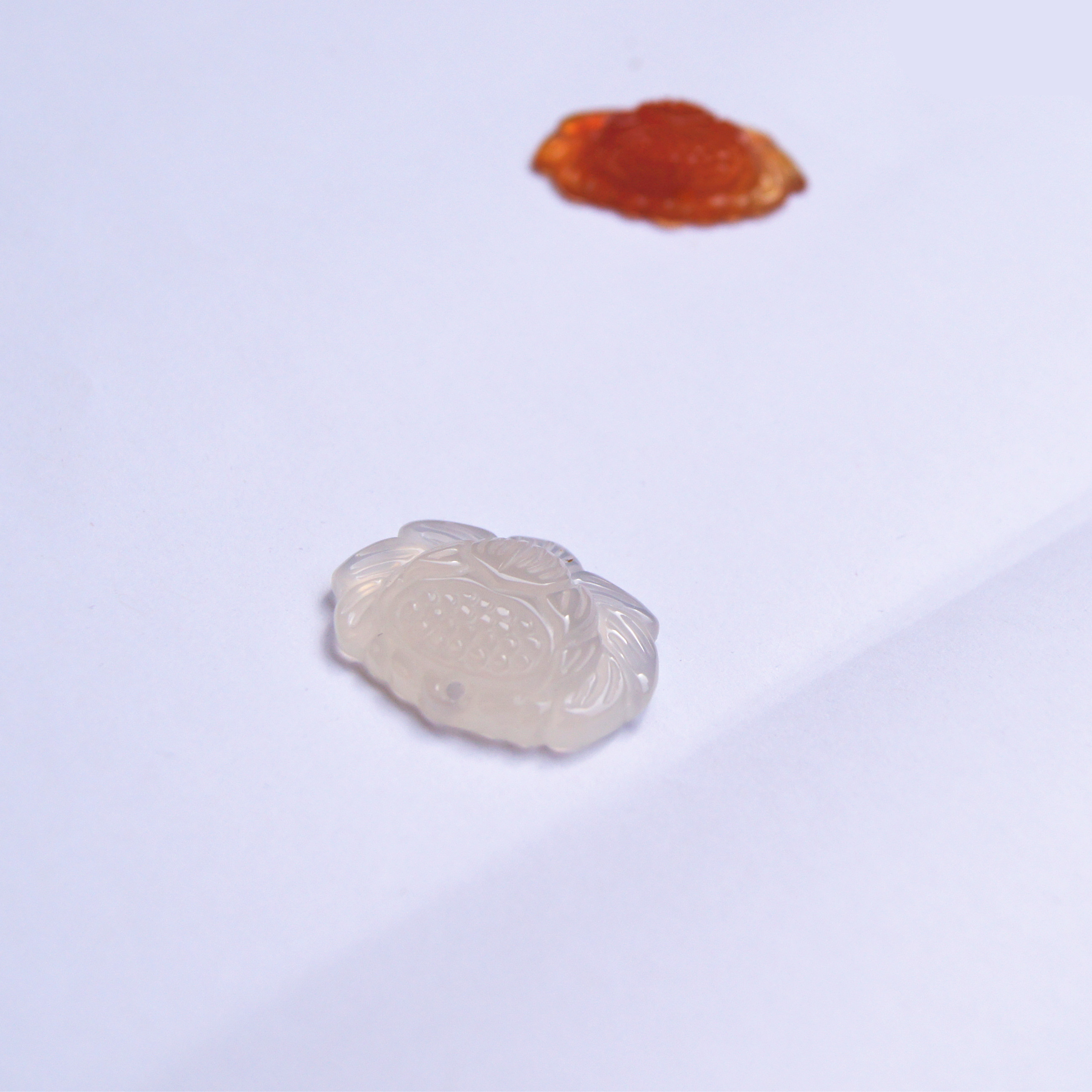 Manual sculpture, natural orange agate lotus (lotus) auspicious necklace pendant,