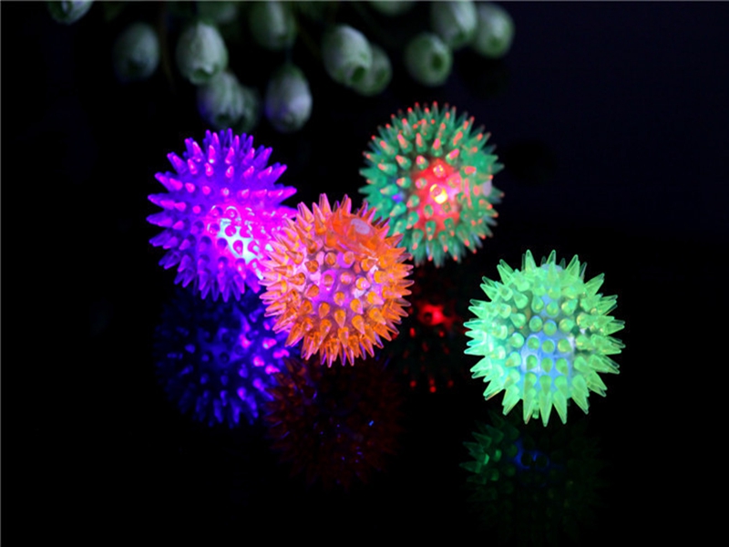 100pcs/lot Fast shipping Dog Cat Pet LED Squeak toy Rubber Chewing Bell Ball whistle ball Hedgehog Fun Toys