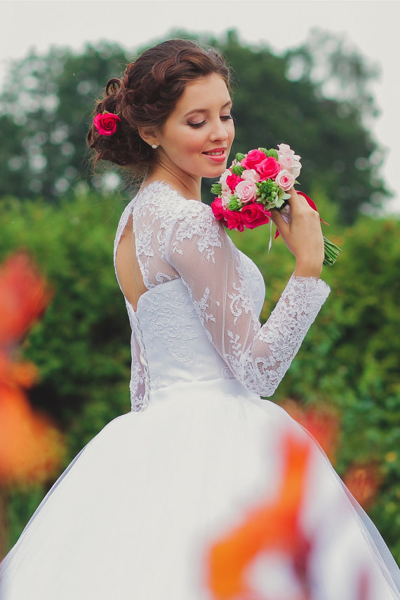 Modern Lace Ball Gowns Wedding Dresses with Corset Illusion Sheer Neckline Long Sleeves Puffy Lace Up Back Tulle Bridal Gown
